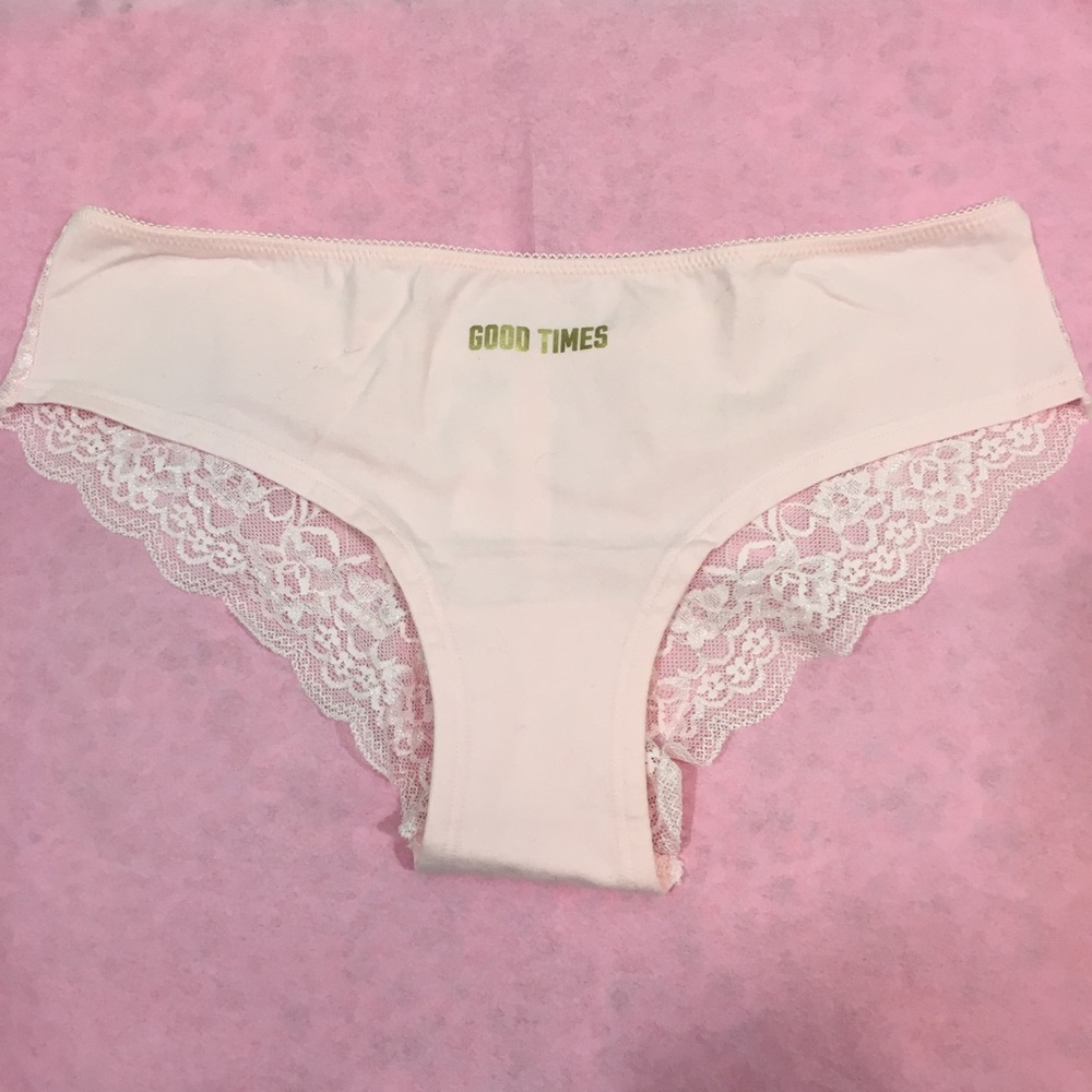 💜✨NWT - VS PINK Laced-Back Hiphugger✨
